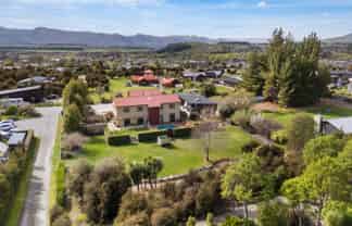 32 Rockhaven, Albert Town