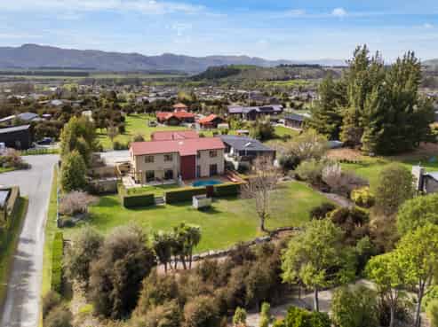 32 Rockhaven, Albert Town