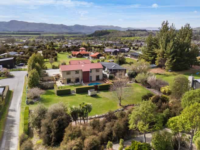 32 Rockhaven, Albert Town