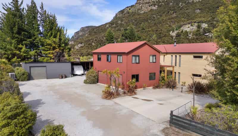 32 Rockhaven, Albert Town