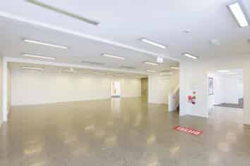 Lavish Office, Showroom & Warehouse 