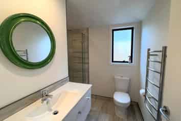 10B Francis, Burleigh