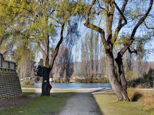 16 Lagoon Avenue, Albert Town