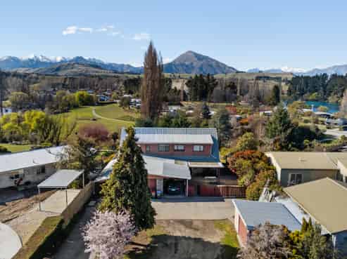 16 Lagoon Avenue, Albert Town