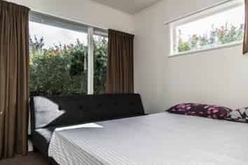 2/27 Ellerton Road, Mount Eden