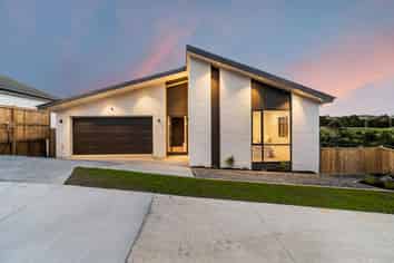 16 Skulander Crescent, Millwater