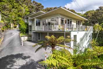 15D Greys Lane, Paihia