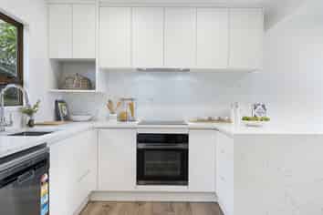 2/867 Beach Road, Torbay