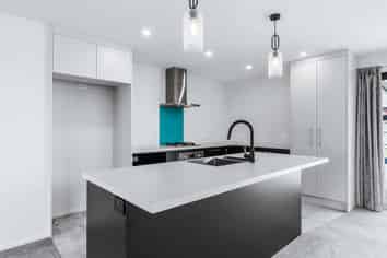 42 Maunganamu Drive, Wharewaka