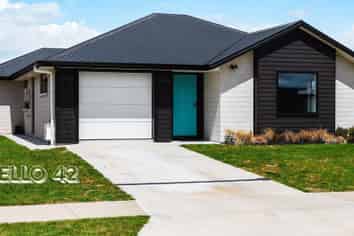 42 Maunganamu Drive, Wharewaka