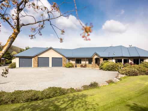 18 Airport Road, Omarama