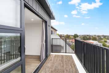 302/553C Glenfield Road, Glenfield