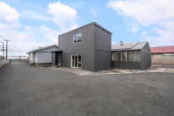 REFURBISHED WITH LIVE/WORK POTENTIAL