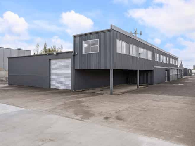 Rear Industrial Premises With Yard