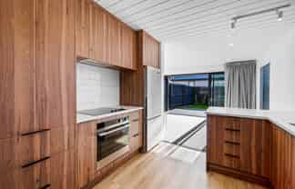 D/8 Champion Street, Edgeware