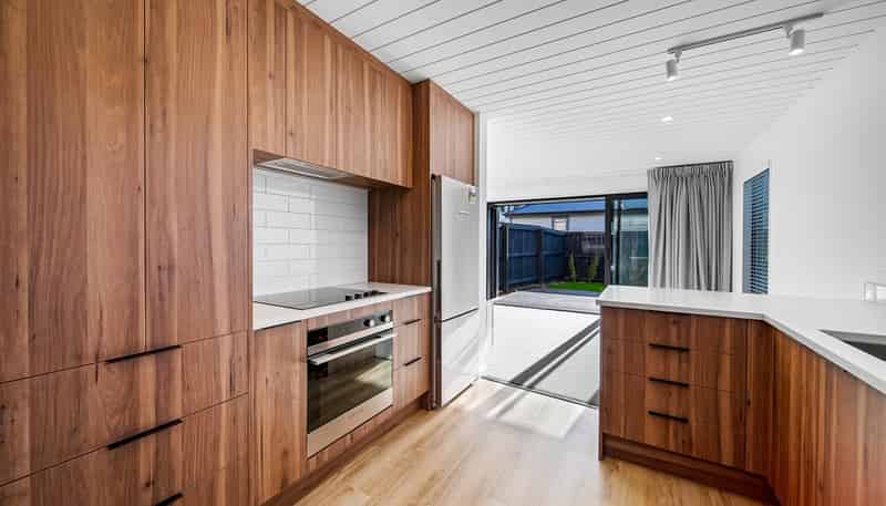 D/8 Champion Street, Edgeware