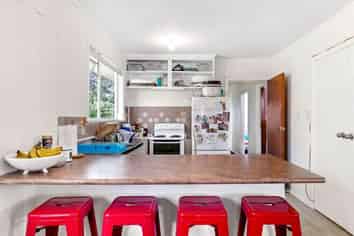 2 Albertson Place, Manurewa
