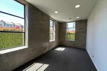 Standalone Character Office in Remuera