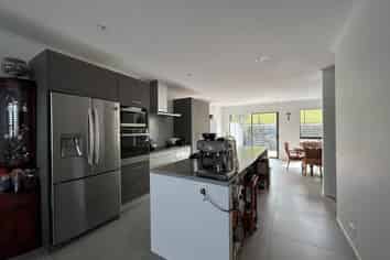 16 Charles Heaphy Lane, Stonefields