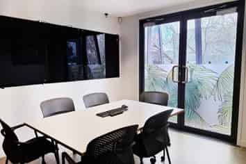 MODERN EDEN TERRACE OFFICE
