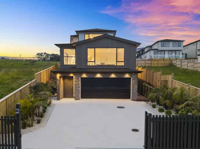 12 Makumaku Place, Long Bay