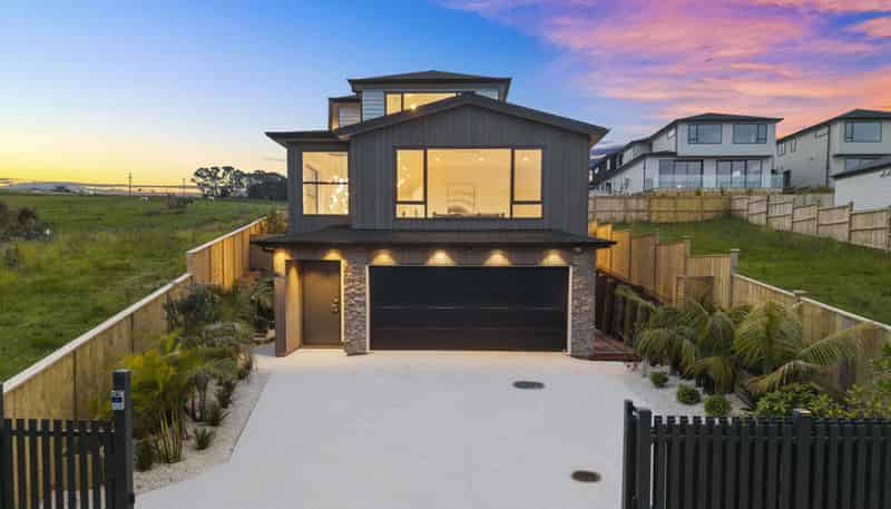 12 Makumaku Place, Long Bay