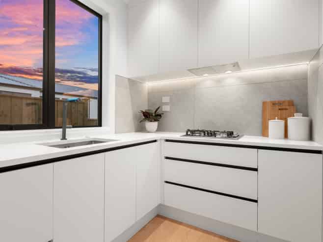 12 Makumaku Place, Long Bay