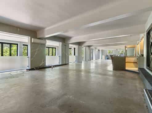 Prime Restaurant Opportunity with River Views