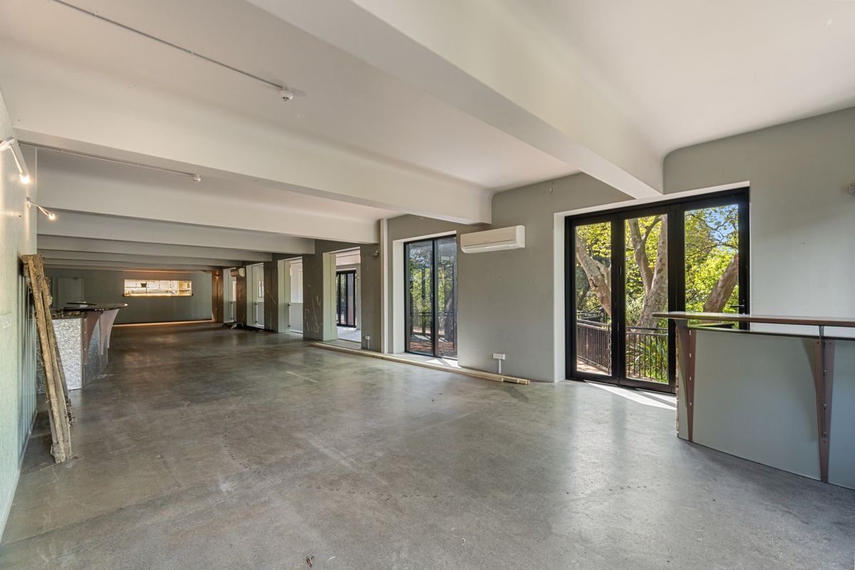 Prime Restaurant Opportunity with River Views - Vista 3