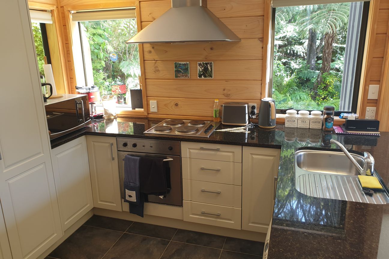 Tranquil Oasis. Three Double Bedrooms. - Bild 3