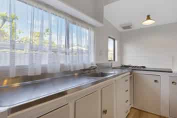 20 Holton Road, Amberley