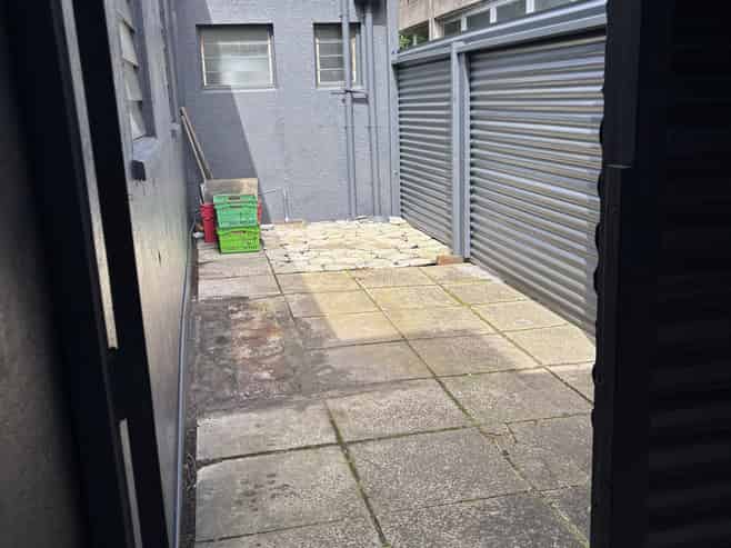 Versatile Central Showroom and retail space