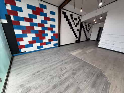 Versatile Central Showroom and retail space