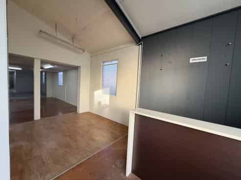 Versatile Central Showroom or retail space