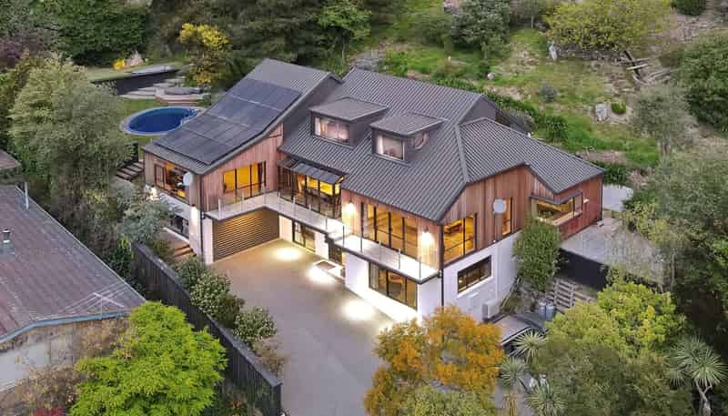 2 Cannon Hill Crescent, Mount Pleasant