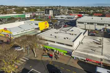 Browns Bay 377sqm office for lease