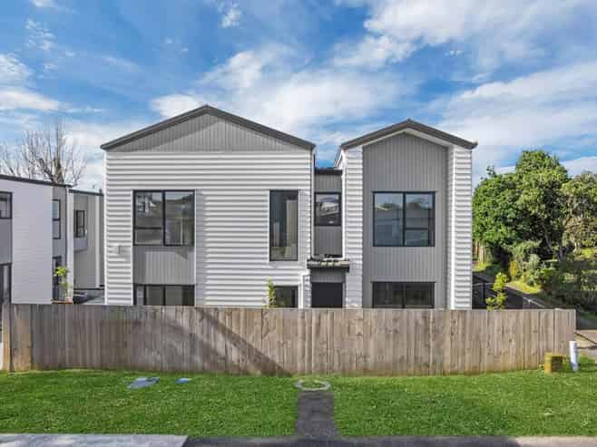 77D Buckland Road, Mangere East