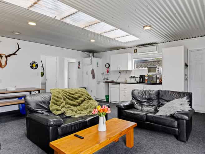 6 Glengarry Place, Hilltop