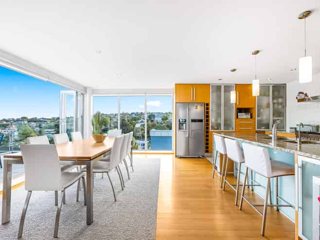 127 Beach Road, Castor Bay