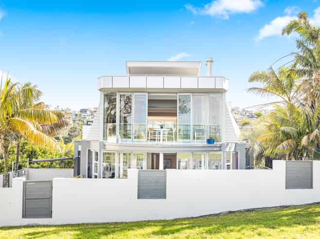 127 Beach Road, Castor Bay