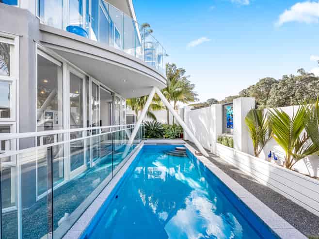 127 Beach Road, Castor Bay