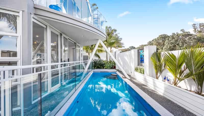 127 Beach Road, Castor Bay