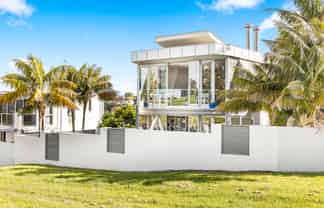 127 Beach Road, Castor Bay