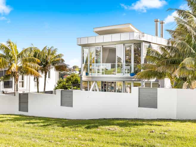 127 Beach Road, Castor Bay