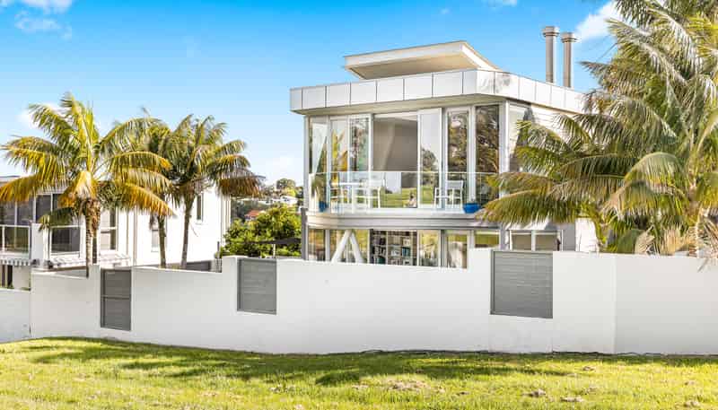 127 Beach Road, Castor Bay