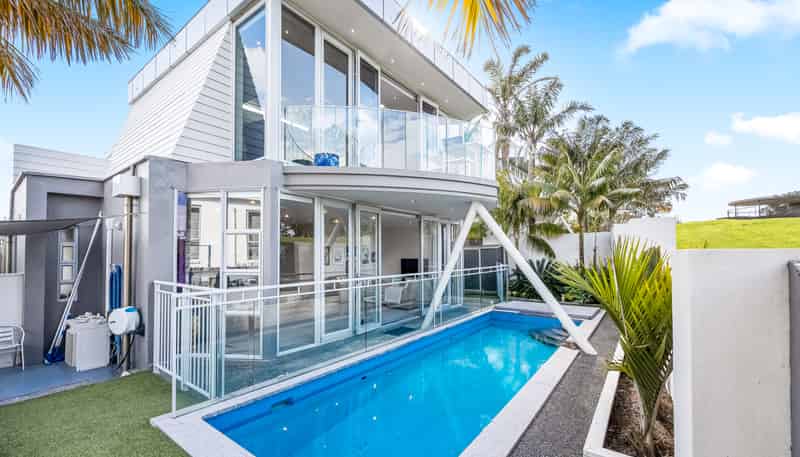 127 Beach Road, Castor Bay