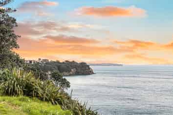 127 Beach Road, Castor Bay