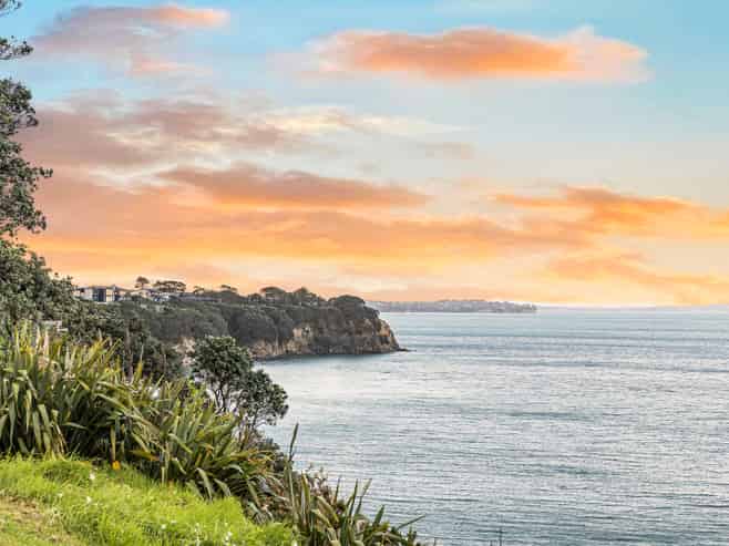 127 Beach Road, Castor Bay