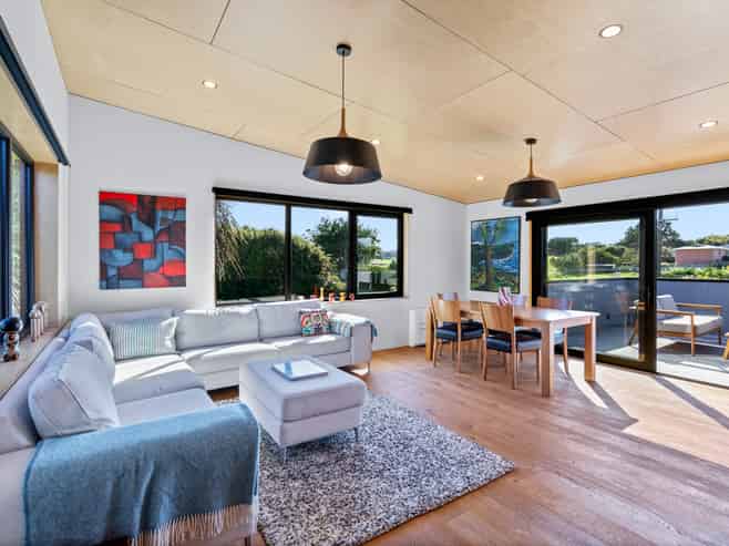 1 Alexander Street, Riverton