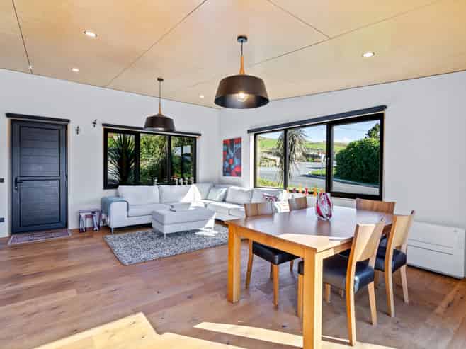 1 Alexander Street, Riverton